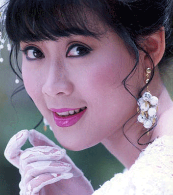 Cùng thời với Việt Trinh, người đẹp Diễm Hương cũng gây mê khán giả với đôi mắt tròn thơ ngây Cùng thời với Việt Trinh, người đẹp Diễm Hương cũng gây mê khán giả với đôi mắt tròn thơ ngây