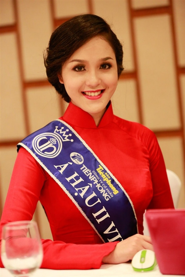 Đỗ Hoàng Anh, cô gái xinh đẹp của ĐH Văn hóa Hà Nội đã vượt qua nhiều vòng thi khắc nghiệt để giành ngôi vị Á hậu 2 tại cuộc thi Hoa hậu Việt Nam 2012. >>Những nữ sinh đẹp hơn cả búp bê Babie >>PHÁT SỐT VÌ NỮ THẠC SĨ ĐẸP NHẤT TRUNG QUỐC AI ĐẸP HƠN HOTGIRL KIM PHƯỢNG? >>Những nữ sinh diện áo dài đẹp hơn vẻ đẹp xuân thì của Mai Phương Thúy (P36) <<HOTGIRL HỌC V IỆN BÁO CHÍ ĐẸP RẠNG NGỜI TRONG SẮC THU >>Phát sốt vì nữ sinh Trung Quốc đẹp như siêu mẫu >>KINH DỊ LỄ HỘI HÓA TRANG CỦA SINH VIÊN Đỗ Hoàng Anh, cô gái xinh đẹp của ĐH Văn hóa Hà Nội đã vượt qua nhiều vòng thi khắc nghiệt để giành ngôi vị Á hậu 2 tại cuộc thi Hoa hậu Việt Nam 2012. >>Những nữ sinh đẹp hơn cả búp bê Babie >>PHÁT SỐT VÌ NỮ THẠC SĨ ĐẸP NHẤT TRUNG QUỐC AI ĐẸP HƠN HOTGIRL KIM PHƯỢNG? >>Những nữ sinh diện áo dài đẹp hơn vẻ đẹp xuân thì của Mai Phương Thúy (P36) <<HOTGIRL HỌC V IỆN BÁO CHÍ ĐẸP RẠNG NGỜI TRONG SẮC THU >>Phát sốt vì nữ sinh Trung Quốc đẹp như siêu mẫu >>KINH DỊ LỄ HỘI HÓA TRANG CỦA SINH VIÊN