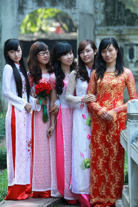 Các nữ sinh xinh đẹp của ĐH Đại Nam làm điệu, thướt ta trong tà áo dài truyền thống. >>Á hậu Đỗ Hoàng Anh diện áo dài cực xinh Ngắm nét thanh tân quyến rũ của Hoa khôi Tố Như >>MIDU KHOE VẺ ĐẸP GỢI CẢM GIỮA SÀI GÒN HOA LỆ >>Những nữ sinh diện áo dài đẹp hơn Hoa hậu Mai Phương Thúy (P33) <<HOTGIRL THANH THỦY ƯỚC MƠ TRỞ THÀNH CÔ GIÁO <<Phát sốt vì cô giáo 9x xinh đẹp trường Ams <<HOTGIRL YẾN KOREA DIỆN ÁO DÀI ĐẸP HƠN HOA HẬU MAI PHƯƠNG THÚY Các nữ sinh xinh đẹp của ĐH Đại Nam làm điệu, thướt ta trong tà áo dài truyền thống. >>Á hậu Đỗ Hoàng Anh diện áo dài cực xinh Ngắm nét thanh tân quyến rũ của Hoa khôi Tố Như >>MIDU KHOE VẺ ĐẸP GỢI CẢM GIỮA SÀI GÒN HOA LỆ >>Những nữ sinh diện áo dài đẹp hơn Hoa hậu Mai Phương Thúy (P33) <<HOTGIRL THANH THỦY ƯỚC MƠ TRỞ THÀNH CÔ GIÁO <<Phát sốt vì cô giáo 9x xinh đẹp trường Ams <<HOTGIRL YẾN KOREA DIỆN ÁO DÀI ĐẸP HƠN HOA HẬU MAI PHƯƠNG THÚY