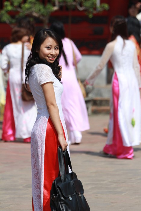 Nữ sinh viên với nụ cười tươi tắn trong ngày chụp ảnh kỷ yếu. >>Á hậu Đỗ Hoàng Anh diện áo dài cực xinh Ngắm nét thanh tân quyến rũ của Hoa khôi Tố Như >>MIDU KHOE VẺ ĐẸP GỢI CẢM GIỮA SÀI GÒN HOA LỆ >>Những nữ sinh diện áo dài đẹp hơn Hoa hậu Mai Phương Thúy (P33) <<HOTGIRL THANH THỦY ƯỚC MƠ TRỞ THÀNH CÔ GIÁO <<Phát sốt vì cô giáo 9x xinh đẹp trường Ams <<HOTGIRL YẾN KOREA DIỆN ÁO DÀI ĐẸP HƠN HOA HẬU MAI PHƯƠNG THÚY Nữ sinh viên với nụ cười tươi tắn trong ngày chụp ảnh kỷ yếu. >>Á hậu Đỗ Hoàng Anh diện áo dài cực xinh Ngắm nét thanh tân quyến rũ của Hoa khôi Tố Như >>MIDU KHOE VẺ ĐẸP GỢI CẢM GIỮA SÀI GÒN HOA LỆ >>Những nữ sinh diện áo dài đẹp hơn Hoa hậu Mai Phương Thúy (P33) <<HOTGIRL THANH THỦY ƯỚC MƠ TRỞ THÀNH CÔ GIÁO <<Phát sốt vì cô giáo 9x xinh đẹp trường Ams <<HOTGIRL YẾN KOREA DIỆN ÁO DÀI ĐẸP HƠN HOA HẬU MAI PHƯƠNG THÚY