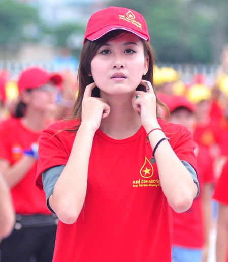 Với tổng điểm 25 và không có môn nào dưới 8 điểm, Miss Teen 2012 Bùi Thanh Hà (hay Hà Lade) đạt Á khoa ĐH Văn hóa HN năm nay. >>Những nữ sinh đẹp hơn cả búp bê Babie >>PHÁT SỐT VÌ NỮ THẠC SĨ ĐẸP NHẤT TRUNG QUỐC AI ĐẸP HƠN HOTGIRL KIM PHƯỢNG? >>Những nữ sinh diện áo dài đẹp hơn vẻ đẹp xuân thì của Mai Phương Thúy (P36) <<HOTGIRL HỌC V IỆN BÁO CHÍ ĐẸP RẠNG NGỜI TRONG SẮC THU >>Phát sốt vì nữ sinh Trung Quốc đẹp như siêu mẫu >>KINH DỊ LỄ HỘI HÓA TRANG CỦA SINH VIÊN Với tổng điểm 25 và không có môn nào dưới 8 điểm, Miss Teen 2012 Bùi Thanh Hà (hay Hà Lade) đạt Á khoa ĐH Văn hóa HN năm nay. >>Những nữ sinh đẹp hơn cả búp bê Babie >>PHÁT SỐT VÌ NỮ THẠC SĨ ĐẸP NHẤT TRUNG QUỐC AI ĐẸP HƠN HOTGIRL KIM PHƯỢNG? >>Những nữ sinh diện áo dài đẹp hơn vẻ đẹp xuân thì của Mai Phương Thúy (P36) <<HOTGIRL HỌC V IỆN BÁO CHÍ ĐẸP RẠNG NGỜI TRONG SẮC THU >>Phát sốt vì nữ sinh Trung Quốc đẹp như siêu mẫu >>KINH DỊ LỄ HỘI HÓA TRANG CỦA SINH VIÊN