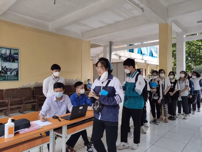 Thí sinh tham dự kỳ thi đánh giá năng lực của Đại học Quốc gia Hà Nội (đợt 5, năm 2022). Ảnh: VNU