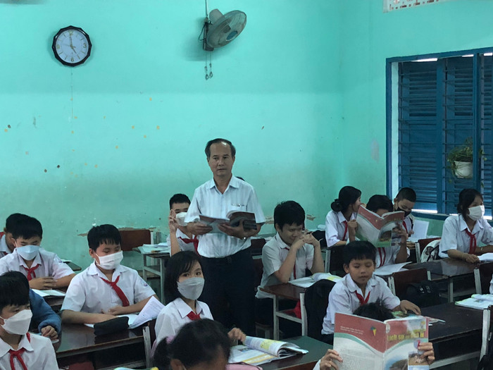 Thầy Nguyễn Văn Lực (giáo viên Trường Trung học cơ sở Trịnh Phong, Diên Khánh, Khánh Hòa). Ảnh: NVCC Thầy Nguyễn Văn Lực (giáo viên Trường Trung học cơ sở Trịnh Phong, Diên Khánh, Khánh Hòa). Ảnh: NVCC