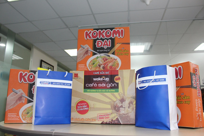 Ngay từ sớm ngày 27/1, những phần quà của Công ty MaSan đã sẵn sàng đến với bà con nhân dân thị xã Phú Thọ. (Ảnh: Lại Cường) Ngay từ sớm ngày 27/1, những phần quà của Công ty MaSan đã sẵn sàng đến với bà con nhân dân thị xã Phú Thọ. (Ảnh: Lại Cường)