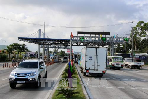 Trạm BOT Phụng Hiệp -Cần Thơ cũng bị tài xế phản ứng. ảnh: TTXVN. Trạm BOT Phụng Hiệp -Cần Thơ cũng bị tài xế phản ứng. ảnh: TTXVN.