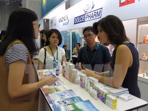 Đấu thầu thuốc tập trung quốc gia giúp giảm chi phí thuốc, tiết kiệm ngân sách (Ảnh: TTXVN). Đấu thầu thuốc tập trung quốc gia giúp giảm chi phí thuốc, tiết kiệm ngân sách (Ảnh: TTXVN).