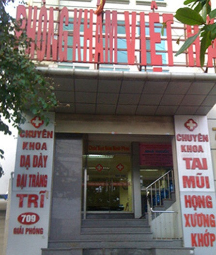 Khi đến phòng khám, các vị bác sĩ đến từ Trung Quốc đều hứa sẽ chữa khỏi bệnh bằng đông tây y kết hợp. Ảnh: Đất Việt. Khi đến phòng khám, các vị bác sĩ đến từ Trung Quốc đều hứa sẽ chữa khỏi bệnh bằng đông tây y kết hợp. Ảnh: Đất Việt.