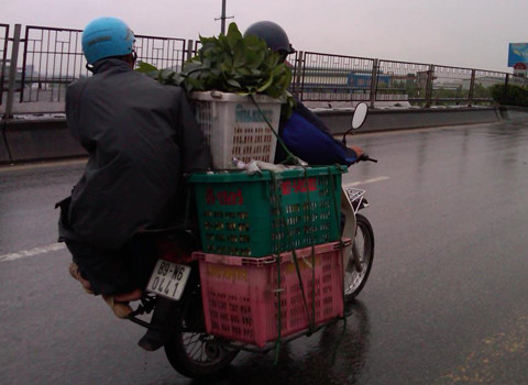 Chụp tại quốc lộ 5. Ảnh: Nguyễn Trọng Huấn.