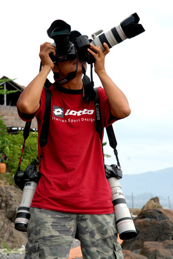 2 chiếc lủng lẳng, 2 chiếc còn lại đang “bắn” xối xả. Ảnh: Internet. 2 chiếc lủng lẳng, 2 chiếc còn lại đang “bắn” xối xả. Ảnh: Internet.