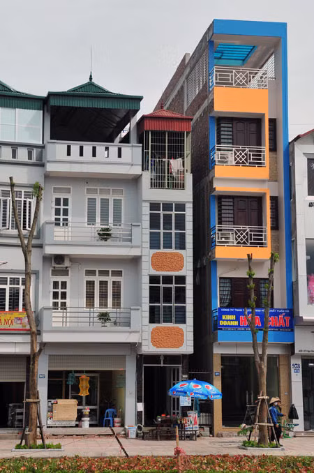 Nhiều lô đất diện tích dưới 15m2, chiều rộng mặt tiền hoặc chiều sâu nhỏ hơn 3m vẫn được xây lên 3 - 4 tầng.