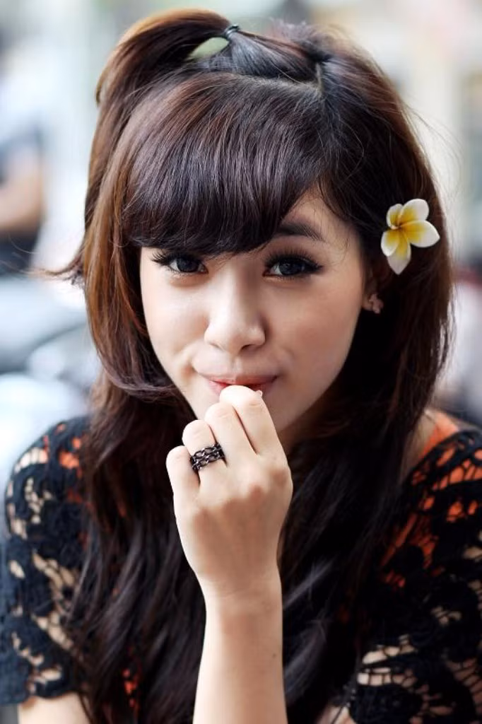 NGẮM VẺ ĐẸP QUYẾN RŨ CỦA "CÔNG CHÚA THỂ DỤC NGHỆ THUẬT" NỤ CƯỜI THÁNH THIỆN CỦA NỮ SINH THPT YÊN HÒA