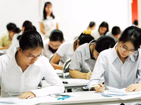 Thí sinh dự thi tuyển sinh cao đẳng, đại học (Nguồn: internet)