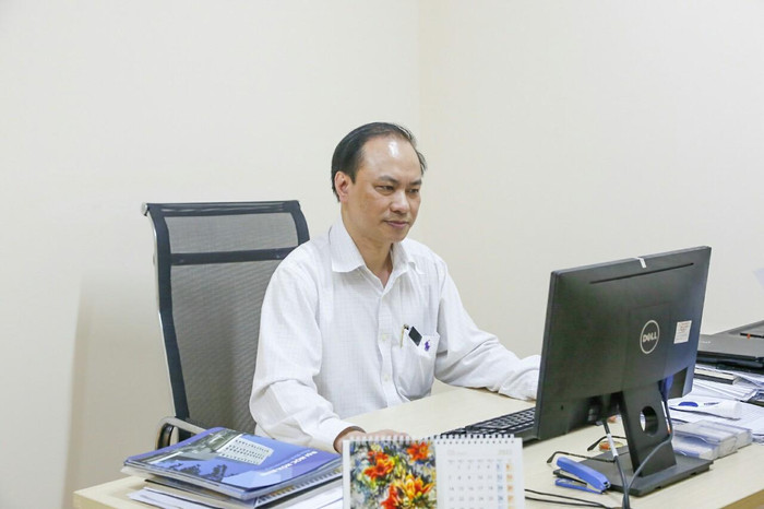 Thạc sĩ Dương Văn Bá - Giám đốc Trung tâm Tuyển sinh và Truyền thông Trường Đại học Hòa Bình. (Ảnh: Thiên Nhi) Thạc sĩ Dương Văn Bá - Giám đốc Trung tâm Tuyển sinh và Truyền thông Trường Đại học Hòa Bình. (Ảnh: Thiên Nhi)