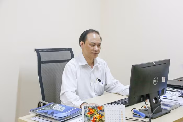 Thạc sĩ Dương Văn Bá - Giám đốc Trung tâm Tuyển sinh và Truyền thông Trường Đại học Hòa Bình. (Ảnh: Thiên Nhi)