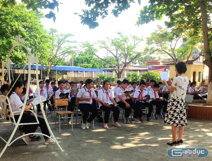 Nhân viên trường học có nhiều đóng góp quan trọng trong các hoạt động giáo dục. Ảnh minh họa: Lã Tiến gdvn-nhan-vien-truong-hoc-1-8453.jpg