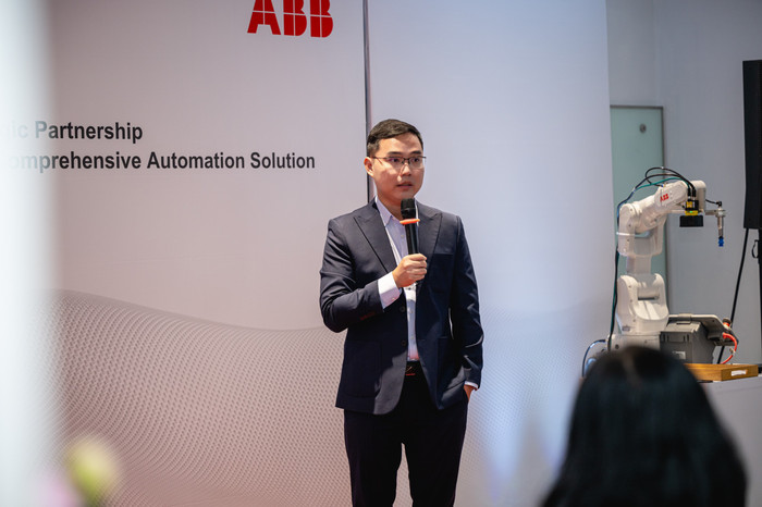 Ông Trần An Khang - Giám đốc Ban Robot và Tự động hóa nhà máy - Công ty Trách nhiệm hữu hạn ABB Automation and Electrification Việt Nam (ABB). Ảnh: NVCC z5572218439859_95264473d3ea04b3fa4ad9043b0b0df6.jpg