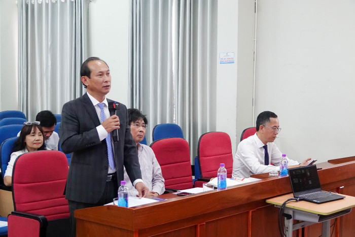 PGS.TS. Trần Hữu Phúc - Hiệu trưởng Trường Đại học Ngoại ngữ, Đại học Đà Nẵng, Chủ nhiệm CLB Các cơ sở ngoại ngữ miền Trung phát biểu khai mạc pgs ts trần hữu phúc.jpg