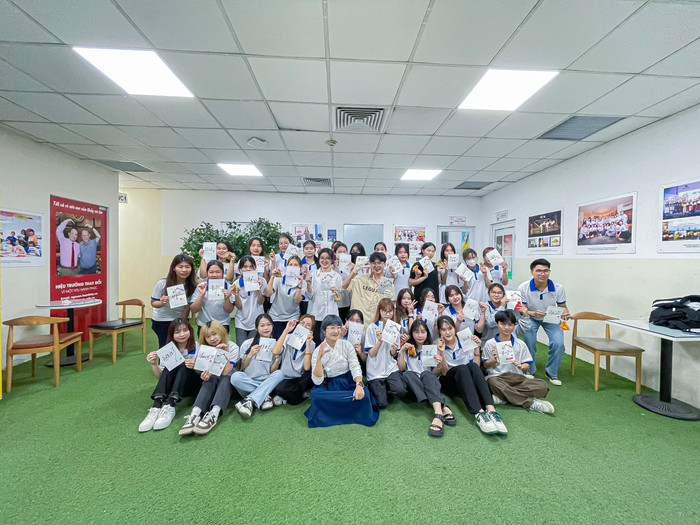 Sinh viên khoa Ngôn ngữ và Văn hóa Hàn Quốc, Trường Đại học Nguyễn Trãi được tìm hiểu về văn hóa Hàn Quốc trong một số học phần. Ảnh: NTCC z5379236184044_3767305743c114dcd8b5ced86e031fc9 (1).jpg