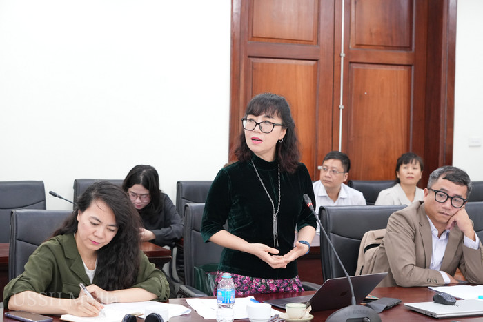 PGS.TS Phạm Quỳnh Phương, Trường Khoa học liên ngành và nghệ thuật, Đại học Quốc gia Hà Nội thảo luận tại hội thảo. DSC02134.jpg