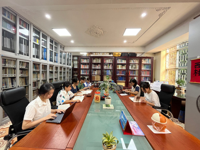 Tủ sách Nishimura Masanari - Địa điểm nghiên cứu, trao đổi của giảng viên và sinh viên ngành Lịch sử tại Trường Đại học Khoa học xã hội và Nhân văn, Đại học Quốc gia Hà Nội. Ảnh: NTCC tủ sách .jpg