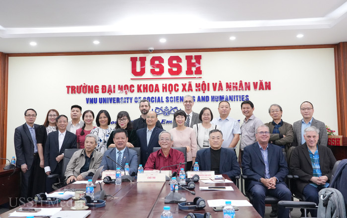 Hội thảo “Di sản và Du lịch từ tiếp cận Nhân học và liên ngành” có sự tham gia của nhiều học giả uy tín trong và ngoài nước DSC02071 copy.jpg