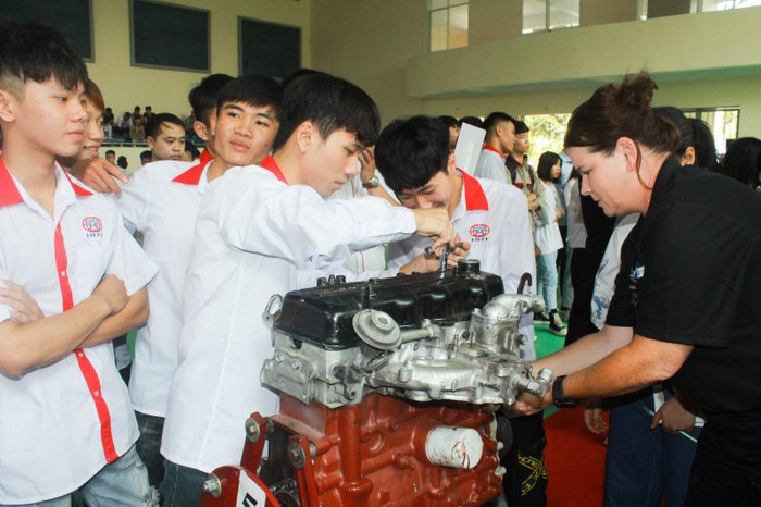 Chi phí cơ sở giáo dục nghề nghiệp đầu tư trang thiết bị cho các phòng thực hành rất lớn. Ảnh minh họa: website HHT IMG_2327-e1571795467223.jpg