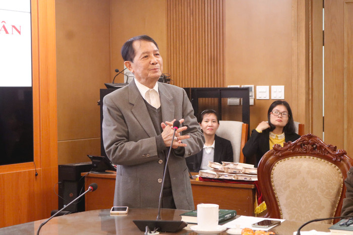Tiến sĩ khoa học Phạm Đỗ Nhật Tiến chia sẻ tại buổi lễ. Ảnh: Doãn Nhàn z6161224309350_7467cf1ba3f70eda8b6a7d5db9e3f94c.jpg
