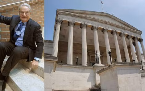 2. Đại học London: Từng đứng đầu Top 10 năm ngoái, ĐH London đã tụt xuống vị trí thứ hai, nhường "ngôi" cho ĐH Oxford. Dù vậy, 7,5% triệu phú Anh từng học tại đây cho thấy uy tín và chất lượng của trường này