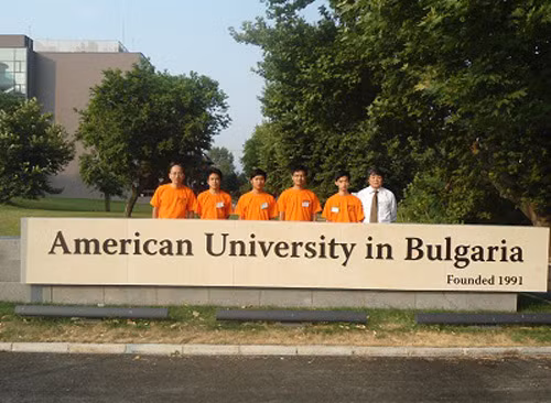 Đoàn Việt Nam tham dự cuộc thi IMC 2012.