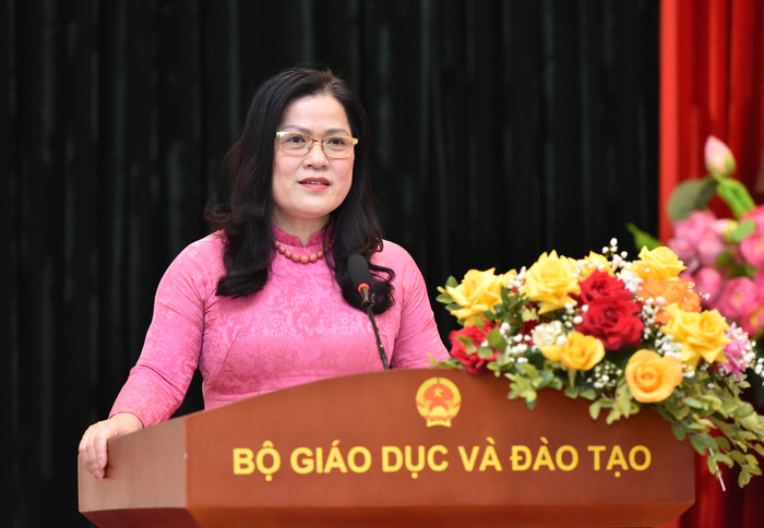 Tiến sĩ Nguyễn Thị Kim Chi - Thứ trưởng Bộ Giáo dục và Đào tạo gửi lời cảm ơn chân thành, sâu sắc tới từng bậc phụ huynh, nhà trường, thầy cô giáo đã đồng hành cùng các em học sinh. Ảnh: Trần Hiệp NTH_3424.JPG