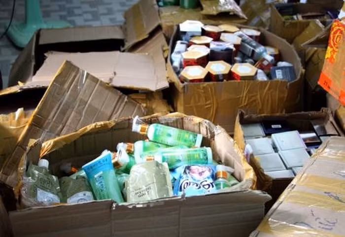 Cao điểm chống buôn lậu, gian lận thương mại dịp Tết Kỷ Hợi 2019 ảnh 2 Cao điểm chống buôn lậu, gian lận thương mại dịp Tết Kỷ Hợi 2019 ảnh 2