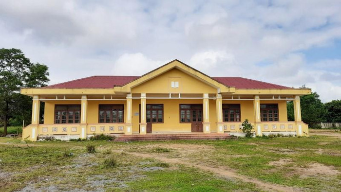 Điểm trường khang trang thôn Rào Trường (xã Vĩnh Hà, Vĩnh Linh) bị bỏ hoang vì thiếu học sinh. Ảnh: Giáo dục và thời đại Điểm trường khang trang thôn Rào Trường (xã Vĩnh Hà, Vĩnh Linh) bị bỏ hoang vì thiếu học sinh. Ảnh: Giáo dục và thời đại