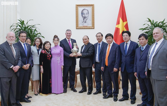 Thủ tướng Nguyễn Xuân Phúc bày tỏ vui mừng về sự hợp tác giữa Tập đoàn Boeing với các hãng hàng không Việt Nam. Ảnh: VGP Thủ tướng Nguyễn Xuân Phúc bày tỏ vui mừng về sự hợp tác giữa Tập đoàn Boeing với các hãng hàng không Việt Nam. Ảnh: VGP