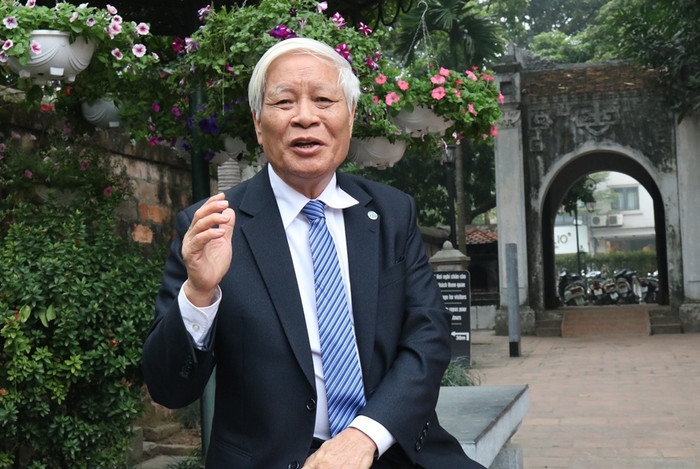 Tiến sĩ Nguyễn Viết Chức trao đổi với phóng viên. Ảnh: Đỗ Thơm Tiến sĩ Nguyễn Viết Chức trao đổi với phóng viên. Ảnh: Đỗ Thơm