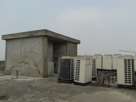 Trong một thời gian dài, chủ đầu tư tòa nhà 93 Lò Đúc tự tung, tự tác, bất chấp pháp luật, vi phạm nghiêm trọng Luật Xây dựng. Ảnh: NLM