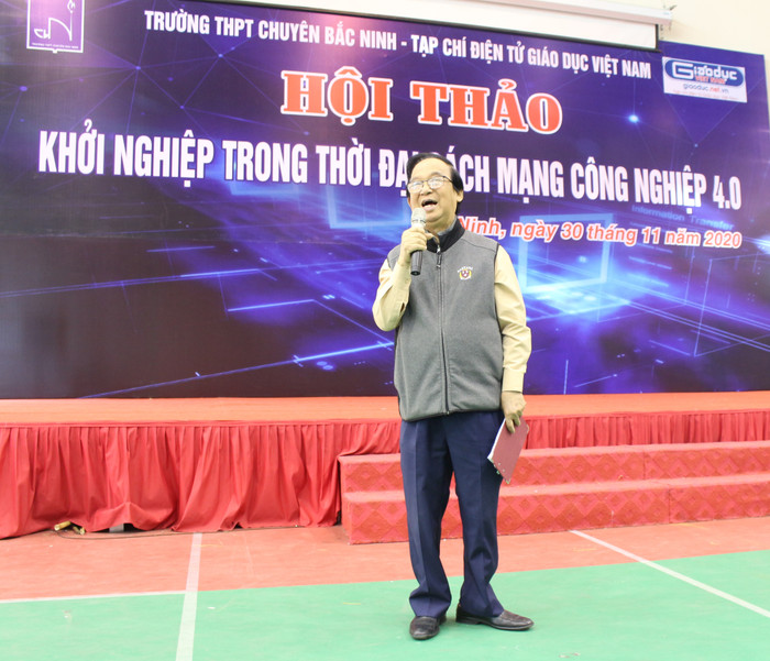 Giáo sư Nguyễn Lân Dũng là diễn giả chính của buổi hội thảo. Giáo sư Nguyễn Lân Dũng là diễn giả chính của buổi hội thảo.