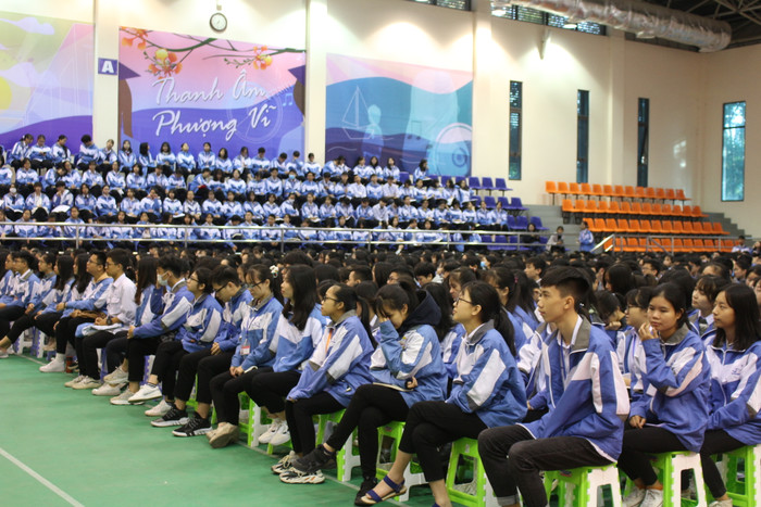 Đông đảo các em học sinh có mặt tại buổi hội thảo. Đông đảo các em học sinh có mặt tại buổi hội thảo.