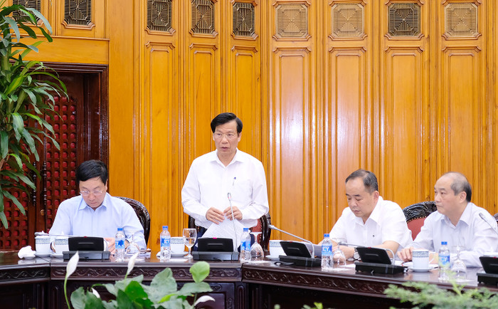 Lãnh đạo Bộ Văn hóa, Thể thao và Du lịch báo cáo tại cuộc họp. (Ảnh: VGP) Lãnh đạo Bộ Văn hóa, Thể thao và Du lịch báo cáo tại cuộc họp. (Ảnh: VGP)