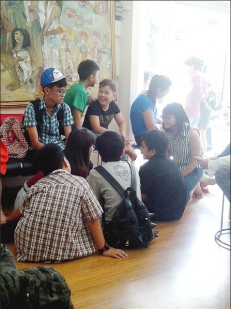 Các bạn nhỏ tham gia The Voice Kids luôn quây quần vui vẻ như người một nhà. Các bạn nhỏ tham gia The Voice Kids luôn quây quần vui vẻ như người một nhà.