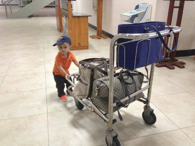 Ra dáng một thanh niên có thể giúp được mẹ Ra dáng một thanh niên có thể giúp được mẹ