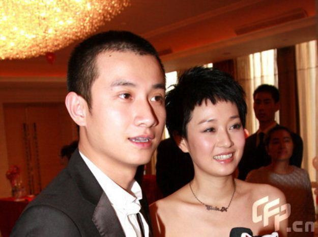 Bất chấp những thị phi, ồn ào, Mã Y Lợi và chồng, tài tử Văn Chương vẫn giữ vững cuộc hôn nhân của mình và chứng tỏ rằng họ hạnh phúc bên nhau. Bất chấp những thị phi, ồn ào, Mã Y Lợi và chồng, tài tử Văn Chương vẫn giữ vững cuộc hôn nhân của mình và chứng tỏ rằng họ hạnh phúc bên nhau.