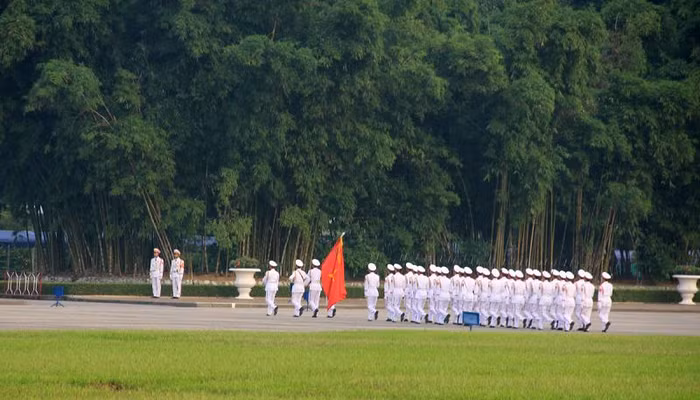Đoàn 275 - đơn vị đặc trách nhiệm vụ về nghi lễ, nghi thức của Bộ Tư lệnh bảo vệ lăng - được giao nhiệm vụ quan trọng này.