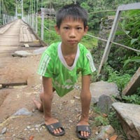 Lương Văn Mậu, 8 năm đi học bằng tay Lương Văn Mậu, 8 năm đi học bằng tay