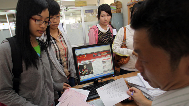 Thí sinh đăng ký phúc khảo bài thi tuyển sinh ĐH tại Trường ĐH Tài chính - marketing Thí sinh đăng ký phúc khảo bài thi tuyển sinh ĐH tại Trường ĐH Tài chính - marketing