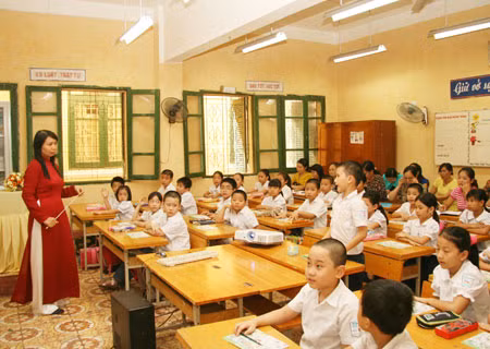 Học phí không tăng là tin vui với phụ huynh và học sinh