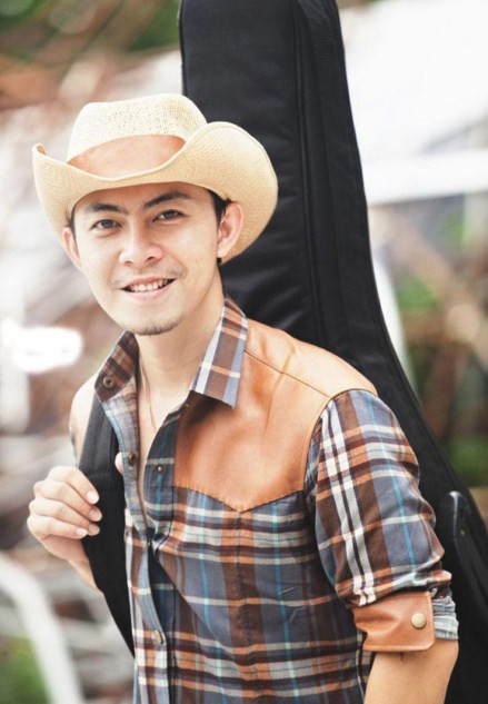 Thầy giáo Võ Trọng Phúc xuất hiện trong cuộc thi âm nhạc Vietnam’s Got Talent 2011. Trọng Phúc sở hữu khuôn mặt nam tính cuốn hút và chất giọng lạ, hiếm... >>PHÁT SỐT VÌ CÔ GIÁO 9X XINH ĐẸP TRƯỜNG AMSTERDAM >>NỮ SINH ĐẸP RẠNG NGỜI NGÀY KHAI TRƯỜNG >>NƯỚC MẮT NGƯỜI MẸ NGHÈO CÓ CON THI ĐỖ HỌC VIỆN TÀI CHÍNH