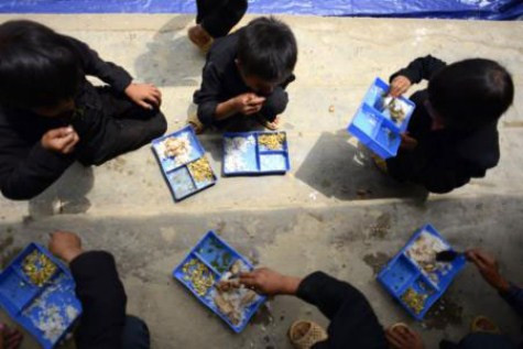 Buổi lễ khai trường trên vùng cao Hà Giang thật sự là một ngày hội với đồng bào Mông, Dao... >>Những hình ảnh đẹp nhất lễ khai trường 2012 >>Nữ sinh duyên dáng áo dài ngày khai trường >>Chùm ảnh: Đáng yêu những 'thiên thần nhỏ' ngày khai trường >>Cô giáo 9X siêu kute trong ngày khai giảng trường Ams