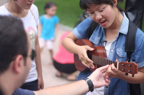 Với khẩu hiệu “âm nhạc không bao giờ ngủ quên” buổi offline của các bạn trẻ ghi ta gỗ Hà Nội còn thu hút được các bạn nước ngoài tham gia. >> Những hình ảnh ấn tượng về trẻ em ở Trường Sa >> Chùm ảnh: Bộ trưởng Phạm Vũ Luận đánh trống khai trường >>Điểm danh thầy cô là hotboy, hotgirl nổi đình nổi đám >>Nước mắt người mẹ nghèo khi con đỗ Học viện Tài chính Với khẩu hiệu “âm nhạc không bao giờ ngủ quên” buổi offline của các bạn trẻ ghi ta gỗ Hà Nội còn thu hút được các bạn nước ngoài tham gia. >> Những hình ảnh ấn tượng về trẻ em ở Trường Sa >> Chùm ảnh: Bộ trưởng Phạm Vũ Luận đánh trống khai trường >>Điểm danh thầy cô là hotboy, hotgirl nổi đình nổi đám >>Nước mắt người mẹ nghèo khi con đỗ Học viện Tài chính