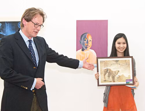 Cô sinh viên tài năng Đinh Thị Nam Phương Cô sinh viên tài năng Đinh Thị Nam Phương