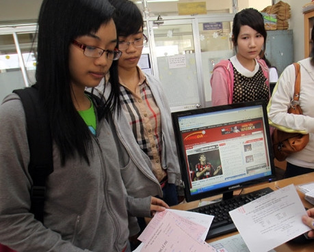 Những góc khuất trong chấm phúc khảo ảnh 2